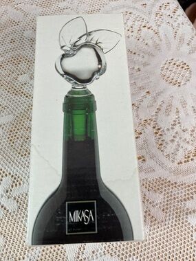Mikasa Clear Crystal Apple Bottle Stopper NIB